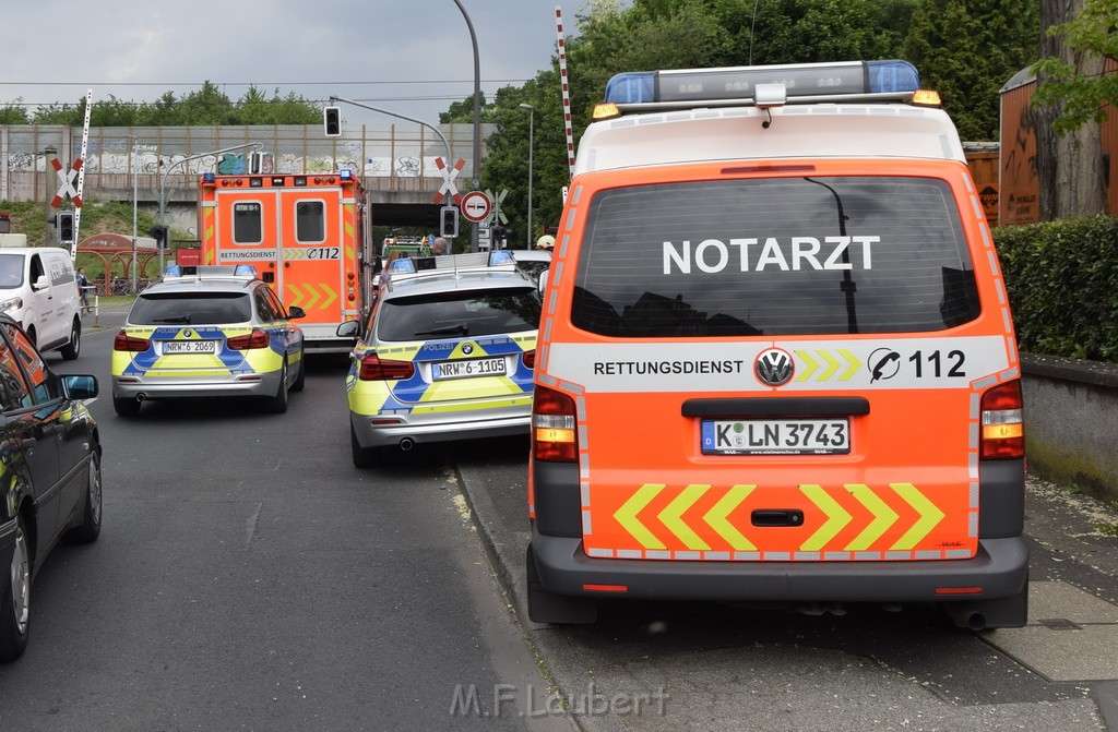 Einsatz BF Koeln Koeln Brueck Bruecker Mauspfad P03.JPG - Miklos Laubert